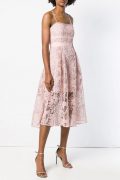Рожеве мереживне плаття міді з талією ампір