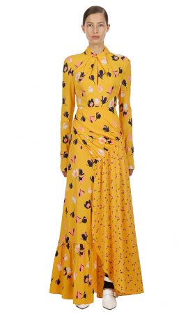 Сукня відтінку бурштину з міксом принтів і драпіруванням