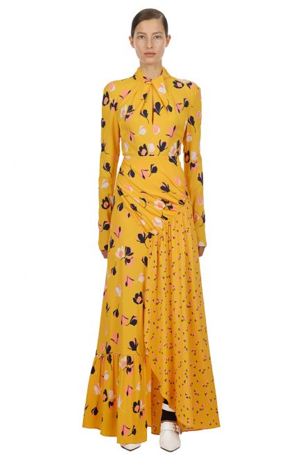 Сукня відтінку бурштину з міксом принтів і драпіруванням