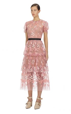 Рожева сукня з топом-бюст’є та контрастним поясом