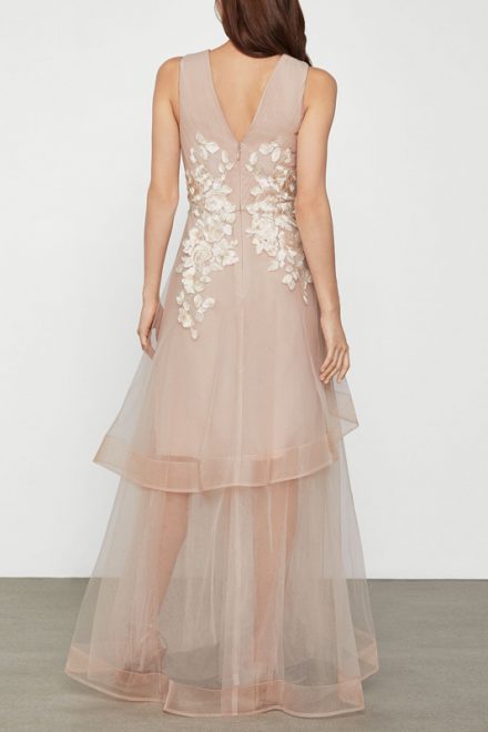 Асиметрична пудрова сукня з квітковою аплікацією
