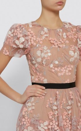 Рожева сукня з топом-бюст’є та контрастним поясом