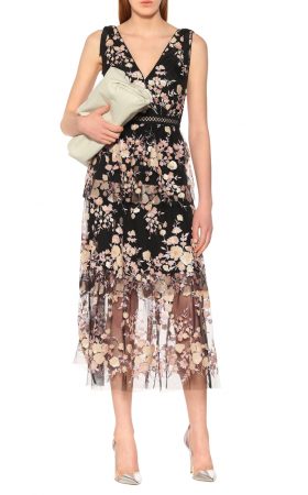 Чёрное платье-миди с нежной вышивкой по тюлю