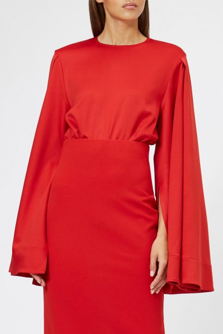 Розкішна яскраво-червона сукня з рукавами кімоно