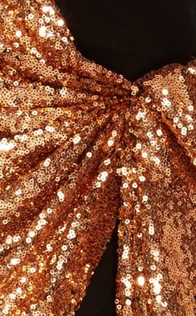 Ефектна сукня з асиметричним декором