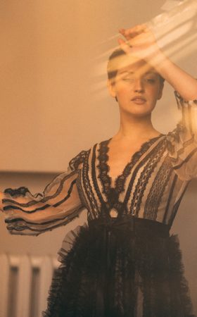 Бальна сукня з шовкового мережива