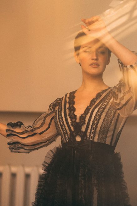 Бальна сукня з шовкового мережива