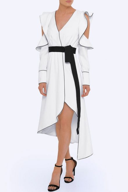 Монохромное асимметричное платье с открытыми плечами