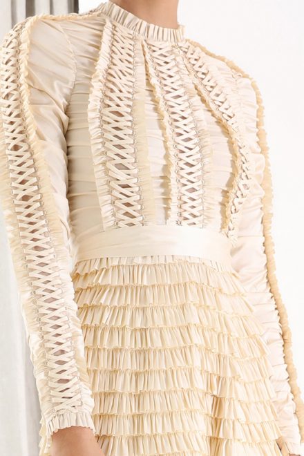 Подіумна сукня Espionage в пудровому відтінку