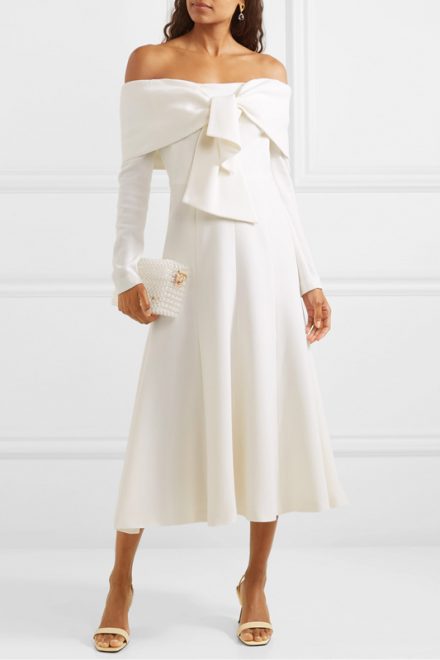 Подіумна білосніжна сукня із відкритими плечима