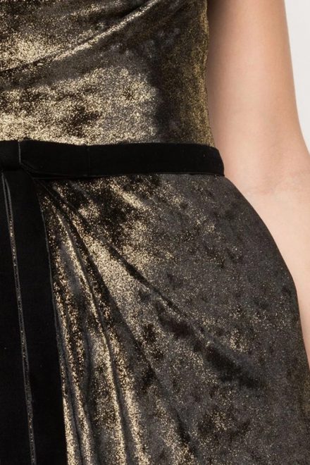 Драпірована сукня кольору червоного золота