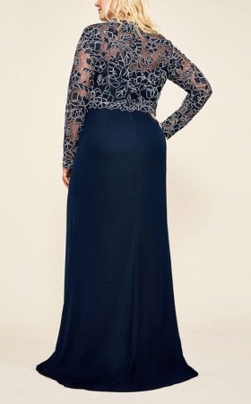 Темно-синя сукня з мереживними рукавами