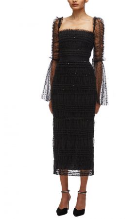 Чорна шифонова сукня із вирізом каре