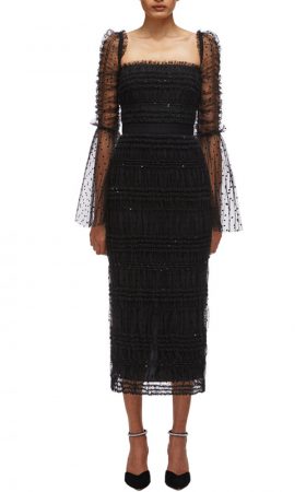 Чорна шифонова сукня із вирізом каре