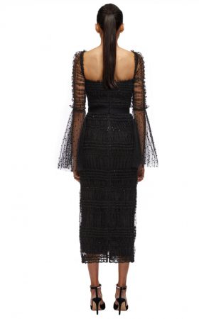 Чорна шифонова сукня із вирізом каре