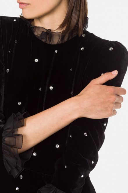 Чорна оксамитова сукня із кристалами