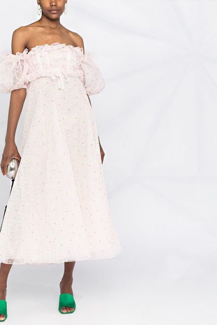 Сукня ніжно-бузкового відтінку з флористичною вишивкою