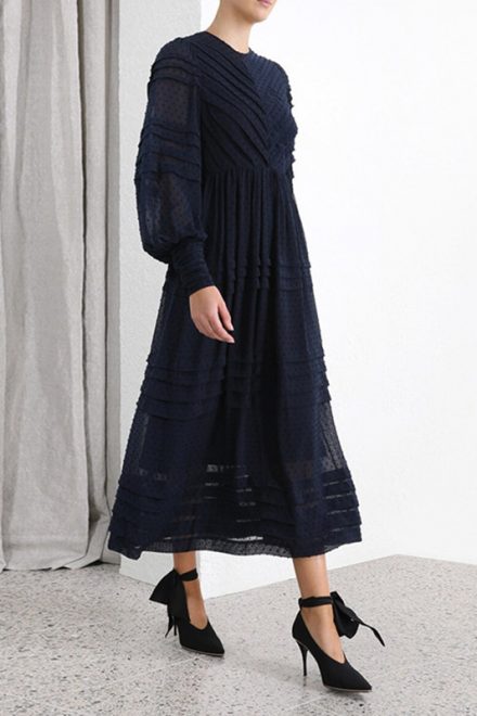 Сукня глибокого синього відтінку