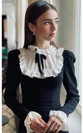 Міні сукня з коміром у вікторіанському стилі