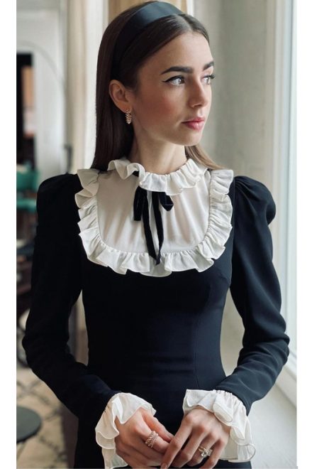 Міні сукня з коміром у вікторіанському стилі