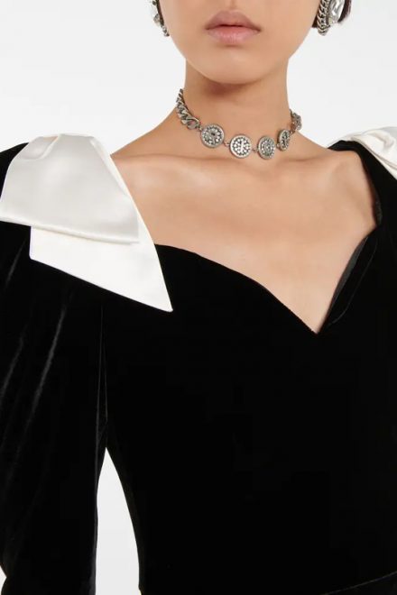 Оксамитова сукня із контрастними бантами