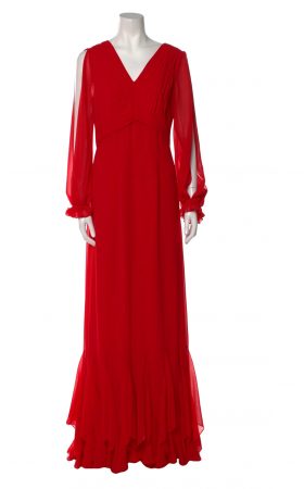 Вишукана сукня із розрізами на рукавах