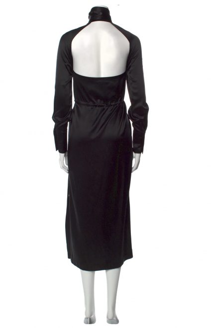 Шовкова сукня-сорочка із ефектним вирізом на спині