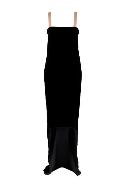 Оксамитова сукня з асиметричним подолом