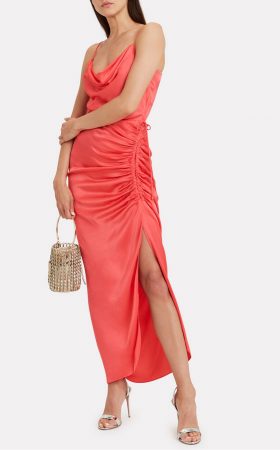 Коралова сукня у білизняному стилі