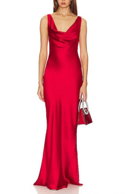 Сукня з драпірованим вирізом