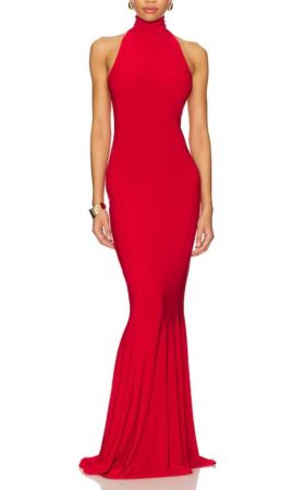 Ефектна сукня з відкритою спиною