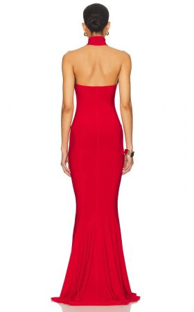 Ефектна сукня з відкритою спиною