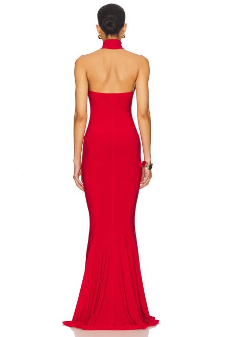 Ефектна сукня з відкритою спиною