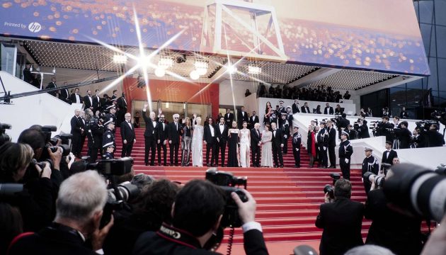 Червона доріжка: зміна настроїв, зміна дрескодів